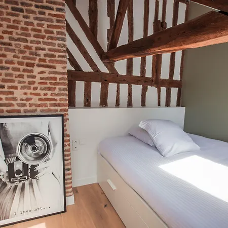 La Maison des Arts, Le Six-2
